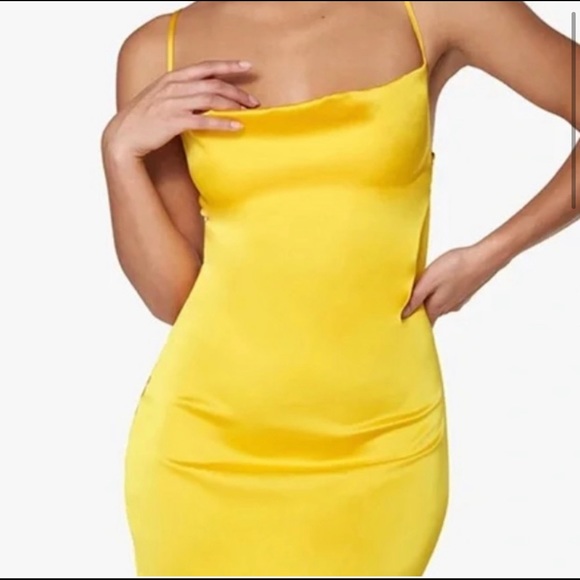 We Wore What Yellow dress - Picture 4 of 4